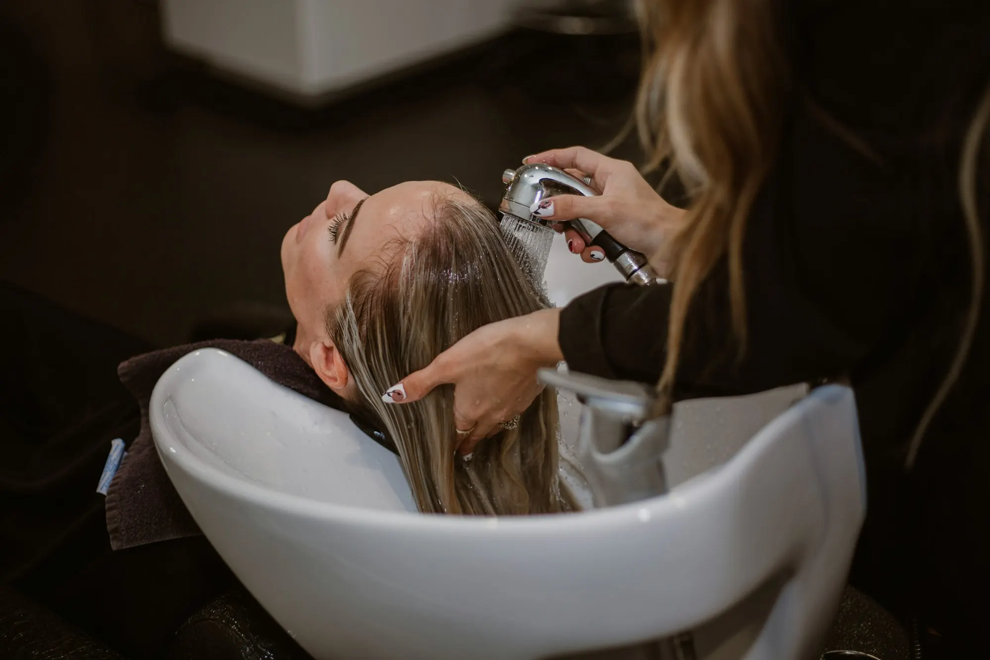 The D4 Season Shoreline studio, the closest head spa to Lake Forest Park, WA