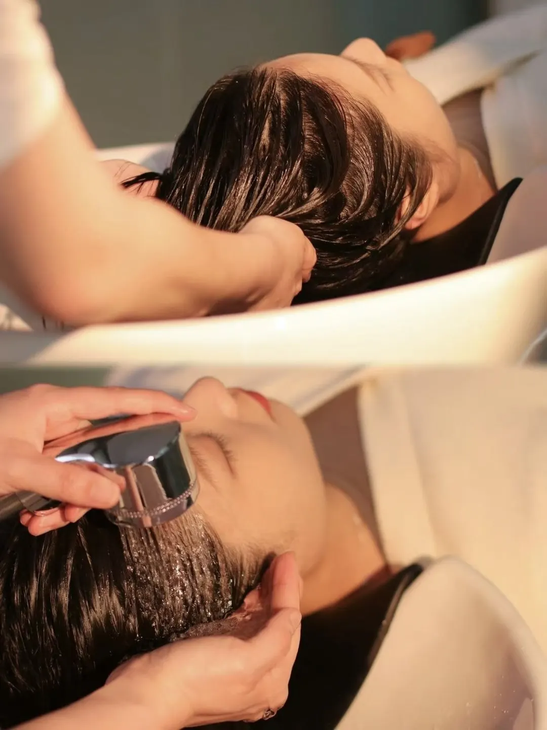 Hydrating head spa for a dry scalp at D4 Season — a warm, gentle rinse over the scalp basin